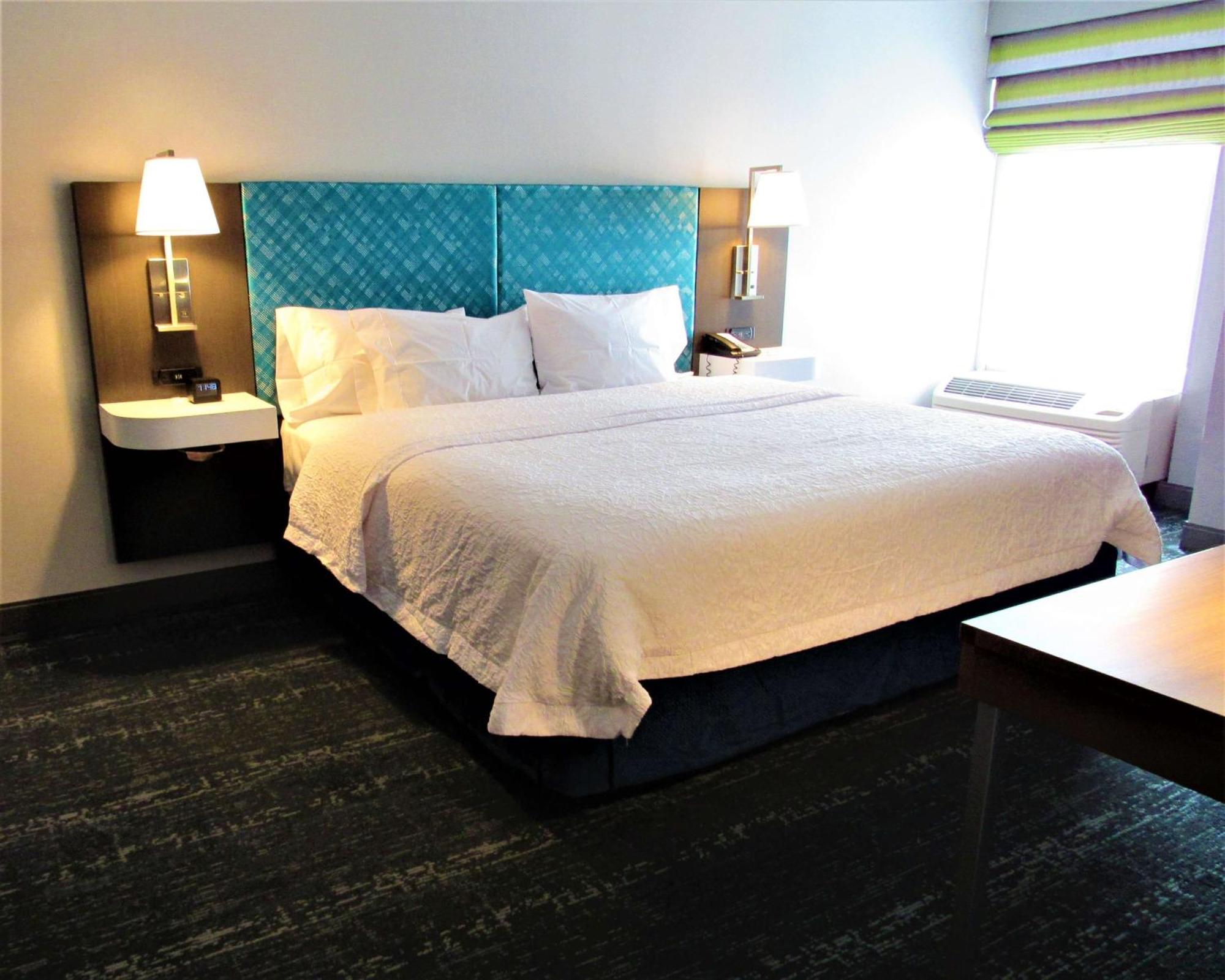 Hampton Inn & Suites Newtown Yardley Exteriér fotografie