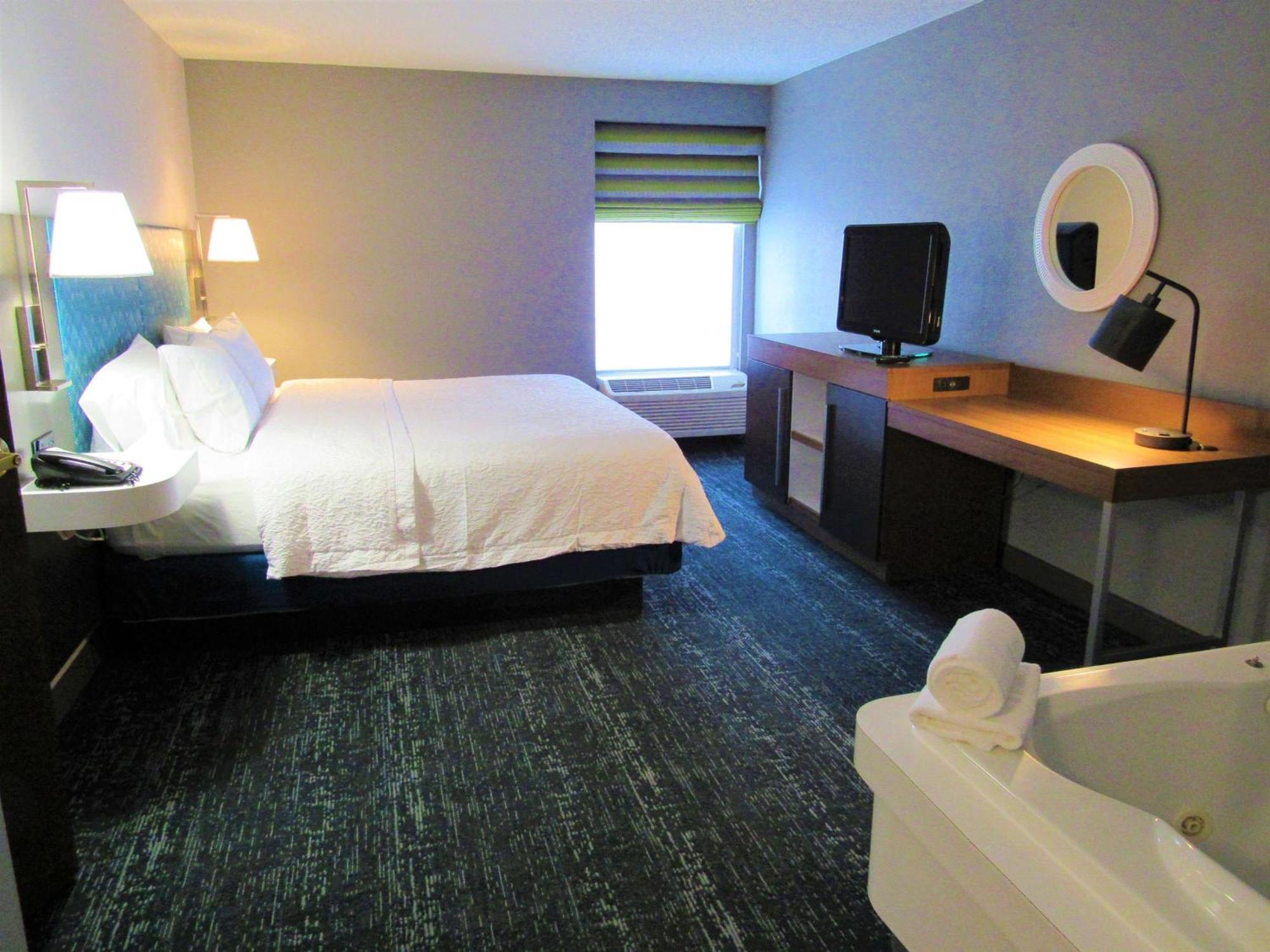 Hampton Inn & Suites Newtown Yardley Exteriér fotografie