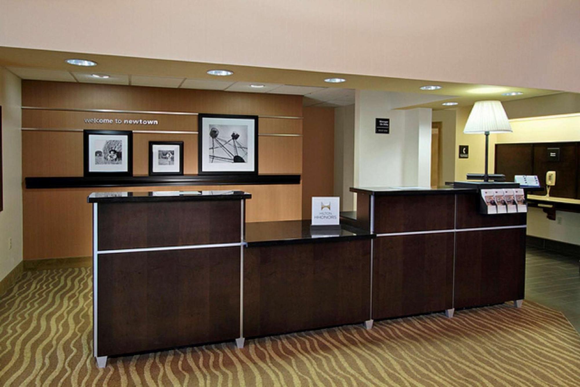 Hampton Inn & Suites Newtown Yardley Exteriér fotografie