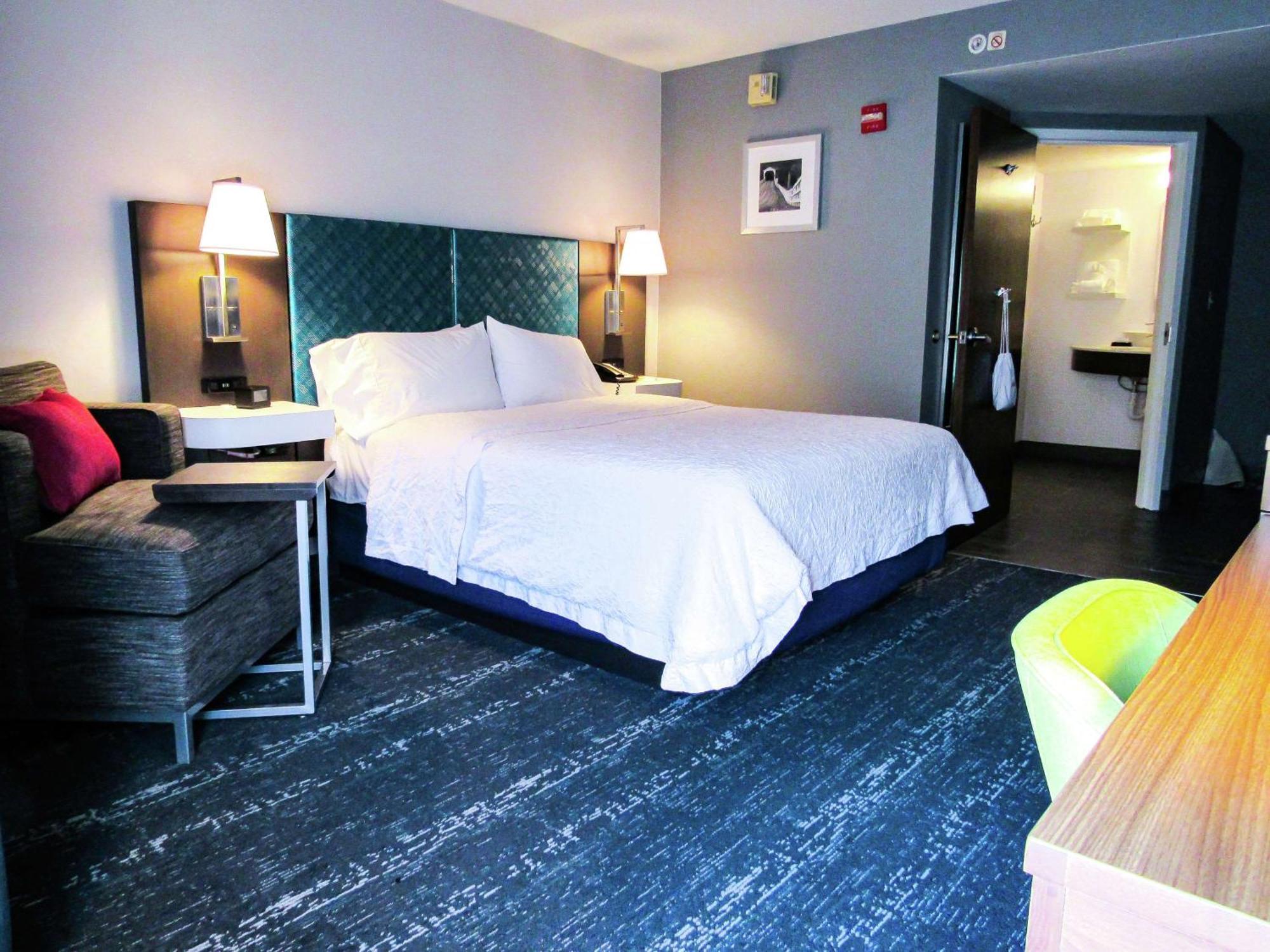 Hampton Inn & Suites Newtown Yardley Exteriér fotografie